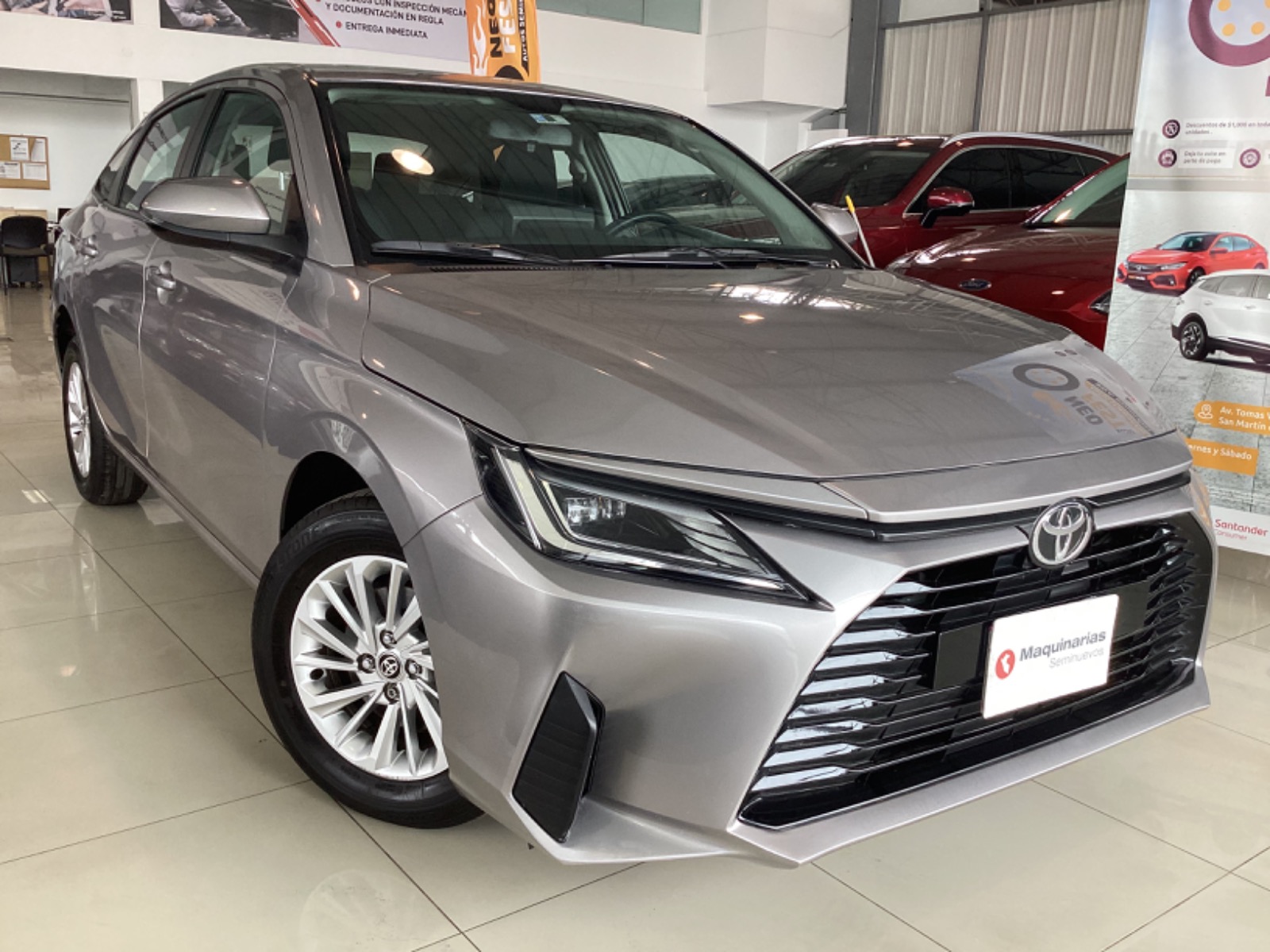 Toyota Yaris 2023 con entrega inmediata